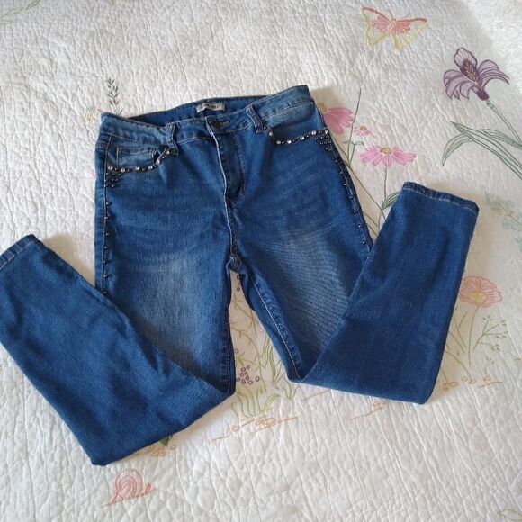 Sz 8 jeans rhinestones, stretch, slim - Picture 8 of 9